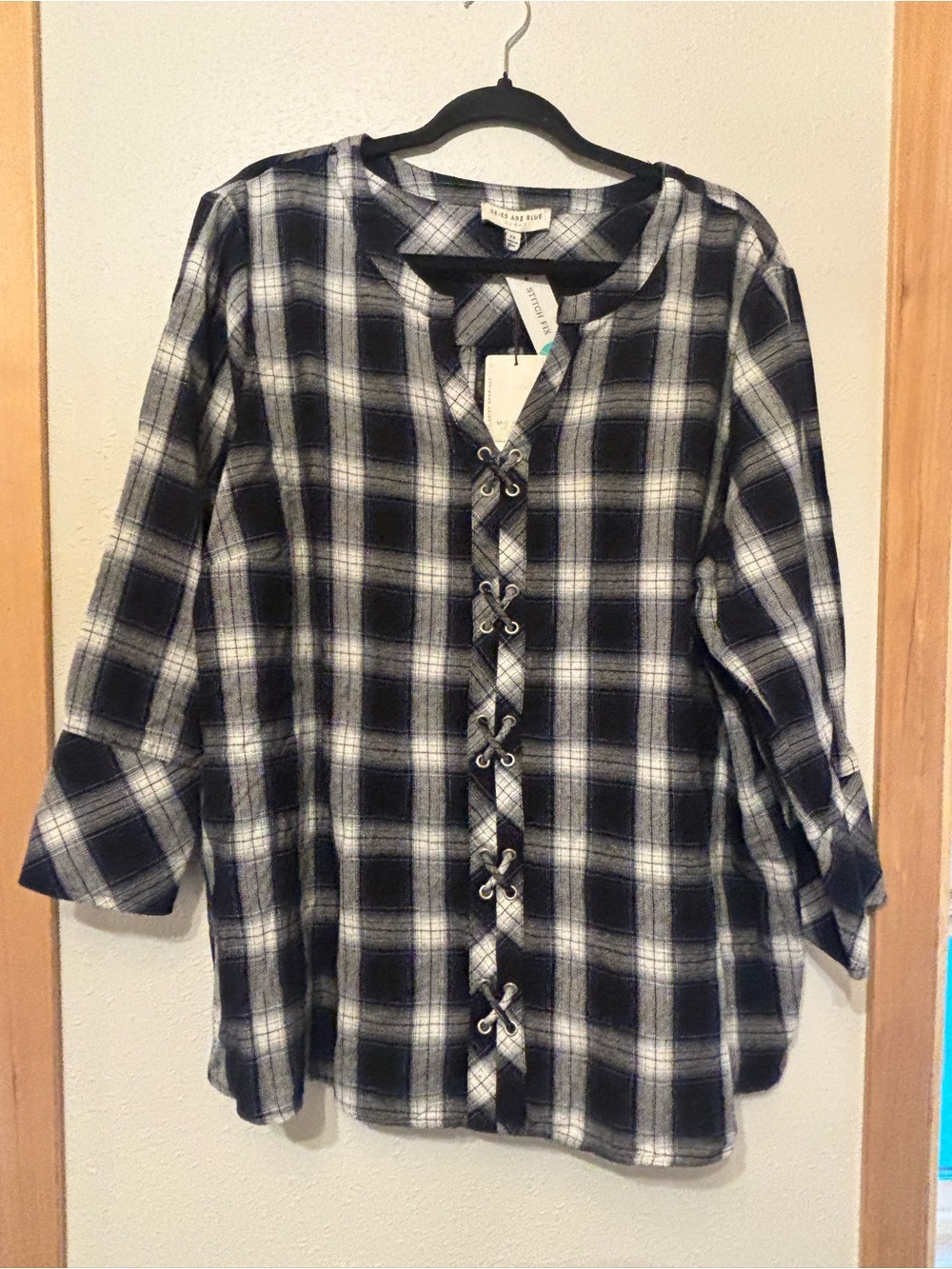 Skies Are Blue Blue/Black & White Plaid Lace-Up Tunic 2X
0087S